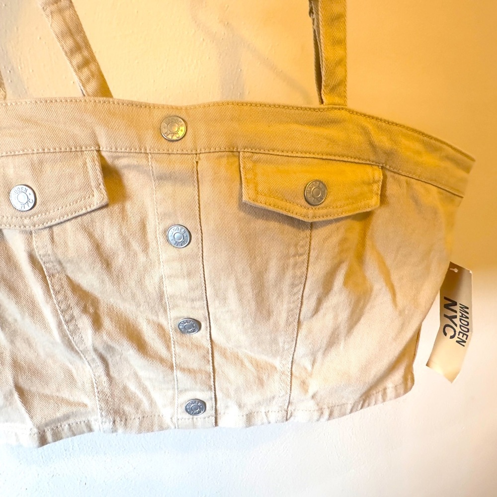 Steve Madden cropped beige top